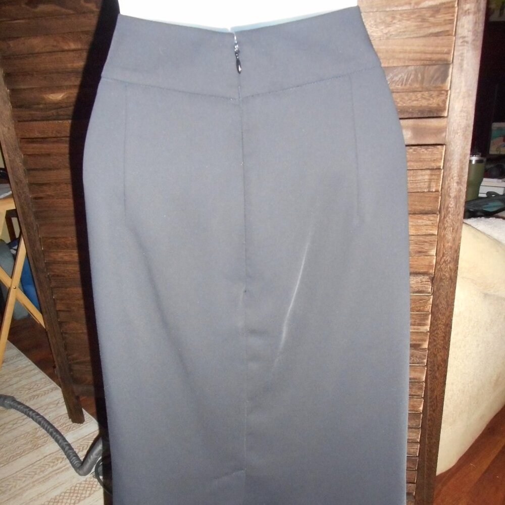 NWOT Elle classic black ruffle waterfall skirt, size 6 - Picture 2 of 6